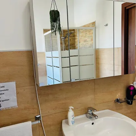 The House Fiera Di Roma Aeroporto Fiumicino Bed & Breakfast
